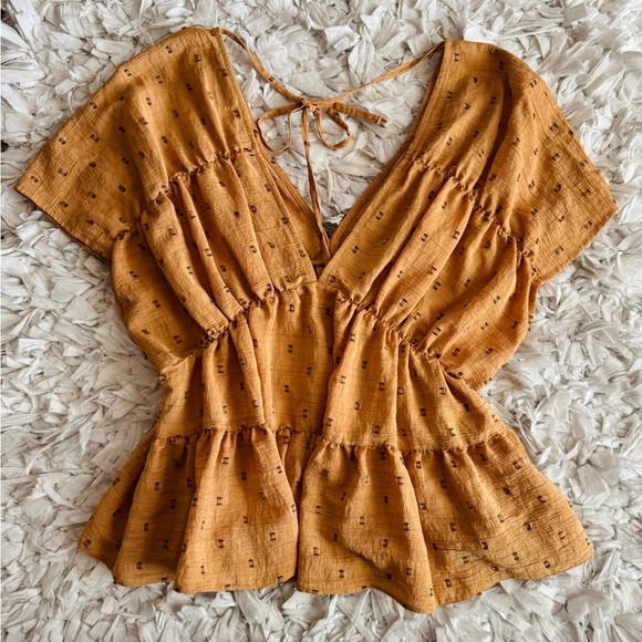 ASOS DESIGN v neck smock top in textured dobby tan - Picture 7 of 10